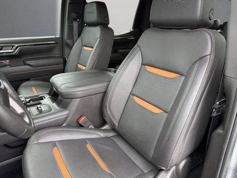Used 2025 GMC Sierra 1500 AT4 w/ AT4 Premium Package AWD/4WD image 13