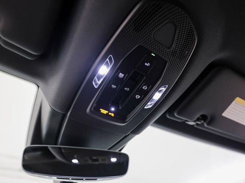 Certified 2026 Porsche Cayenne AWD/4WD image 20