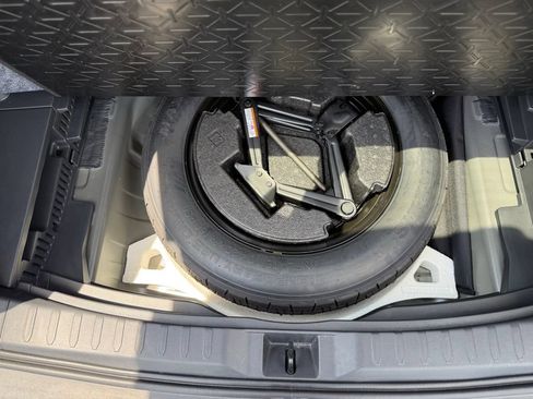 Used 2024 Toyota RAV4 XLE AWD/4WD image 27