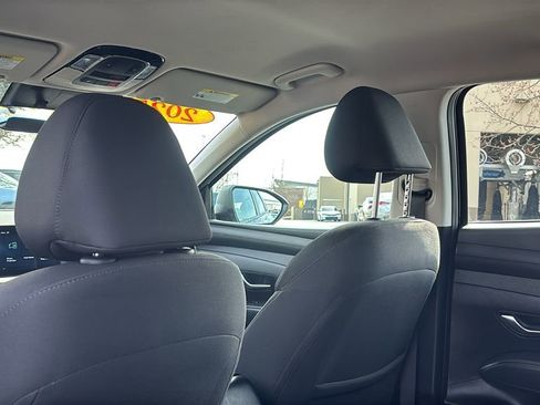 Used 2025 Hyundai Tucson SE image 32