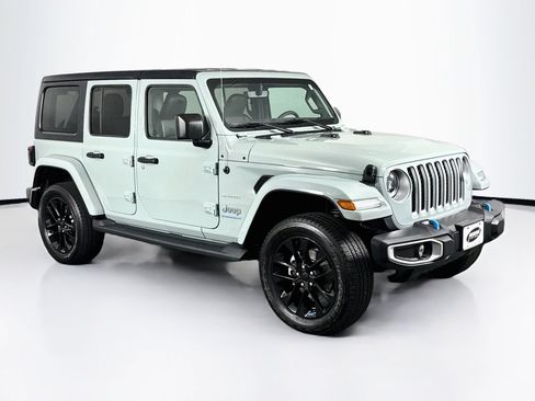 Used 2023 Jeep Wrangler Unlimited Sahara w/ Cold Weather Group AWD/4WD image 2