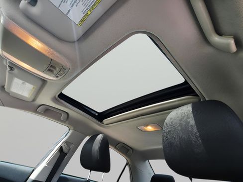 Used 2012 Toyota Corolla S image 8