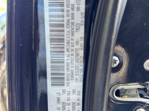 Used 2017 RAM 2500 Laramie w/ Sport Appearance Group image 37