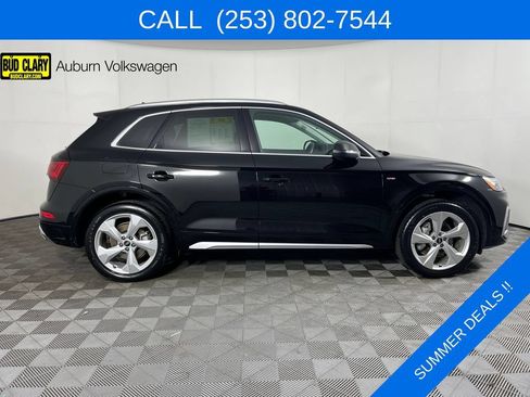 Used 2023 Audi Q5 2.0T Premium Plus w/ Premium Plus Package AWD/4WD image 2