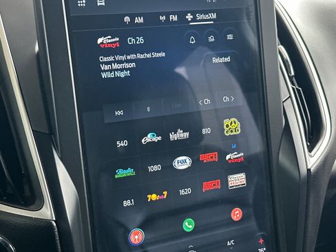 Used 2024 Ford Edge SEL image 18