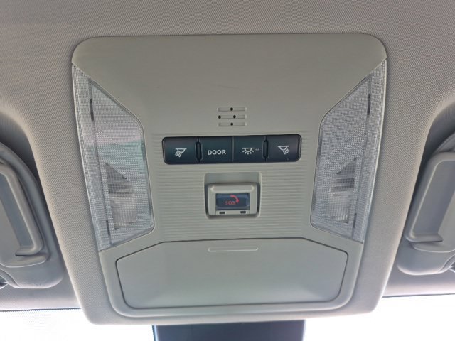 Used 2020 Toyota RAV4 XLE AWD/4WD image 28
