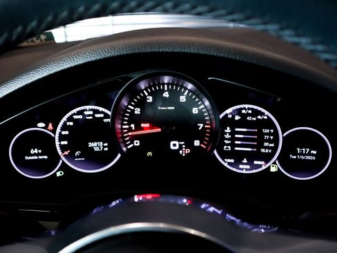 Used 2022 Porsche Cayenne Coupe image 14