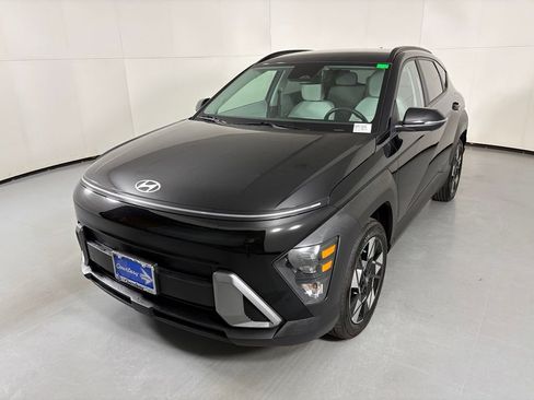 Used 2025 Hyundai Kona SEL FWD image 4