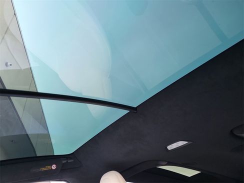 Used 2022 Tesla Model X image 29