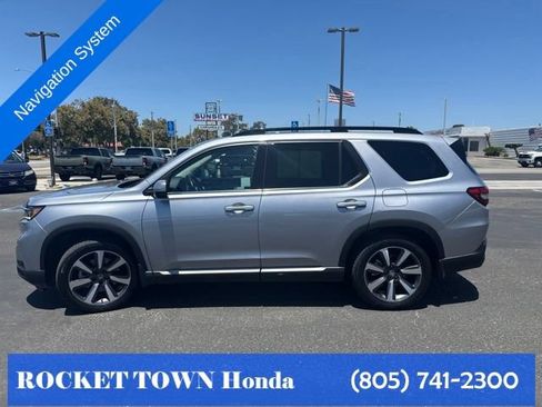 Used 2023 Honda Pilot Touring image 7