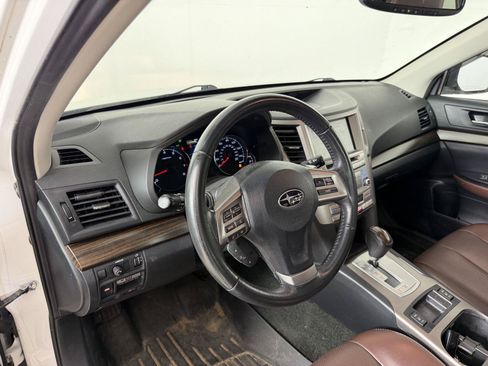 Used 2013 Subaru Outback 2.5i Limited w/ Special Appearance Pkg AWD/4WD image 17