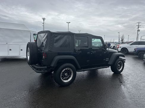 Used 2013 Jeep Wrangler Unlimited Sport image 6