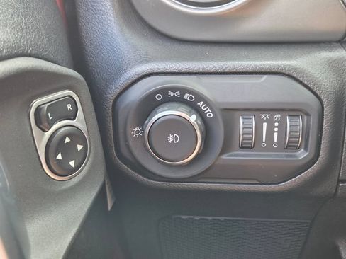 Used 2021 Jeep Wrangler Unlimited Sport AWD/4WD image 22
