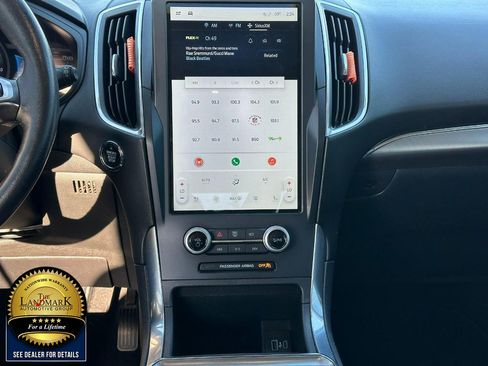 Used 2023 Ford Edge Titanium image 18