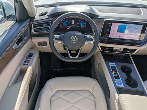 New 2026 Volkswagen Atlas SE FWD image 17