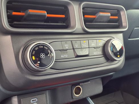 Used 2023 Ford Maverick XLT image 11