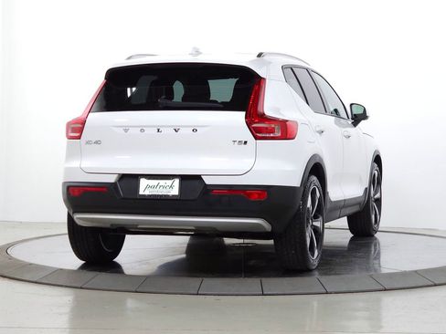 Used 2020 Volvo XC40 T5 Momentum w/ Protection Package Premier AWD/4WD image 11