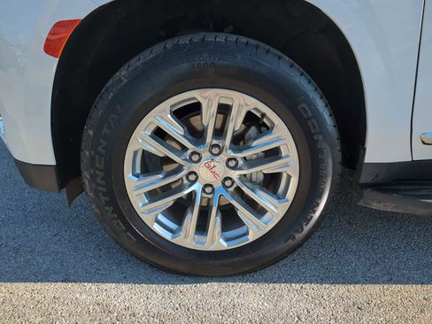 Used 2024 GMC Yukon SLT image 32