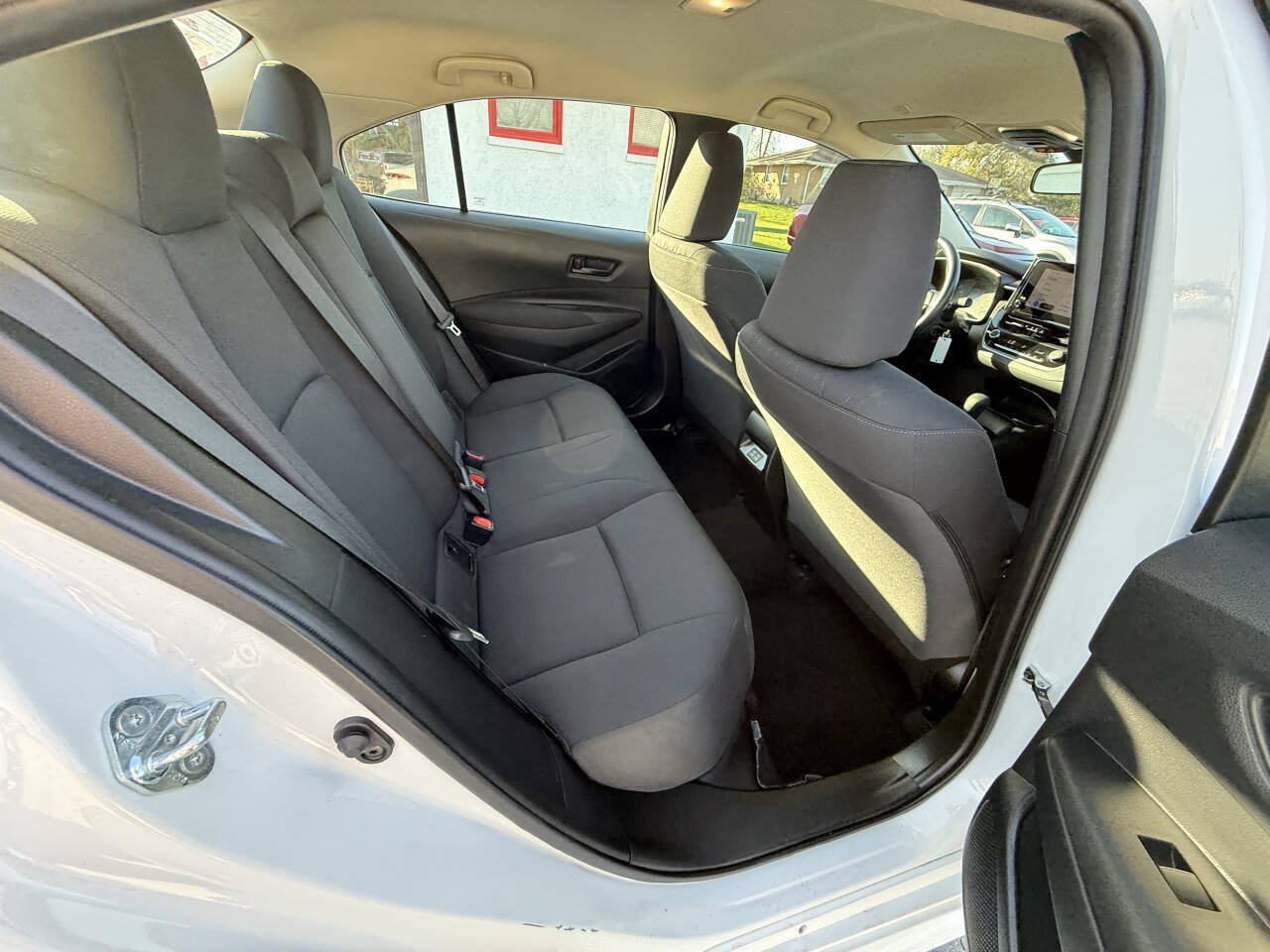 Used 2025 Toyota Corolla LE FWD image 23