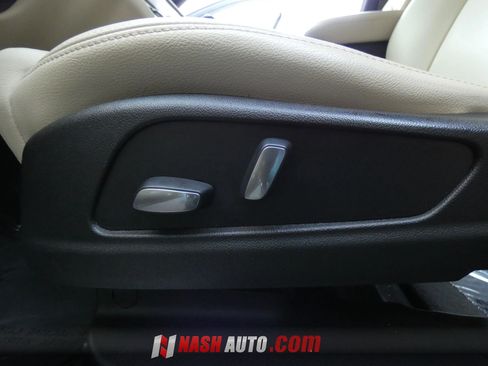 Used 2019 Cadillac XT5 FWD image 44