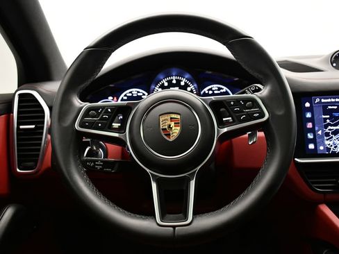 Used 2023 Porsche Cayenne image 27