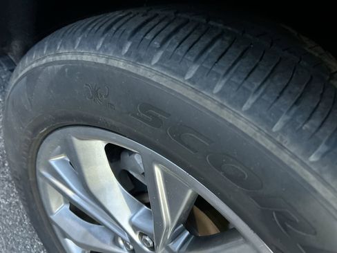 Used 2023 Ford Explorer XLT w/ Equipment Group 202A image 12