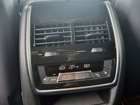 Used 2025 BMW X6 xDrive40i w/ Climate Comfort Package AWD/4WD image 20