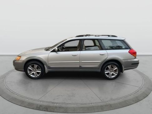 Used 2007 Subaru Outback 2.5i Limited AWD/4WD image 4