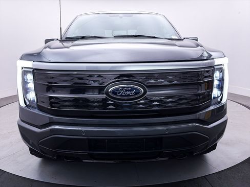 Used 2023 Ford F150 Lightning Platinum image 12