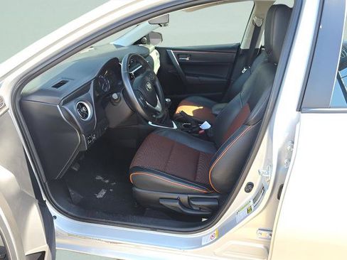 Used 2018 Toyota Corolla SE image 14