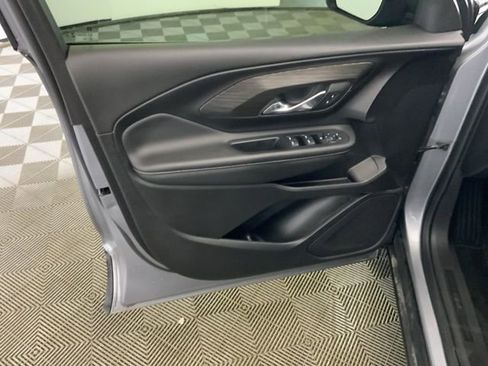 Used 2024 GMC Terrain SLE image 27