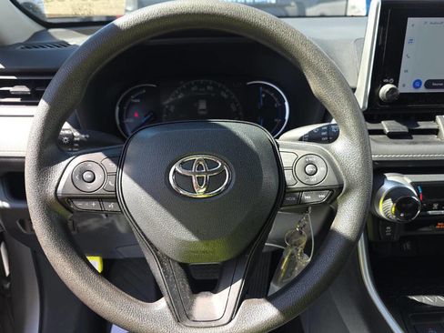 Used 2025 Toyota RAV4 LE image 12