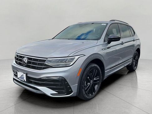 Used 2022 Volkswagen Tiguan SE R-Line AWD/4WD image 4