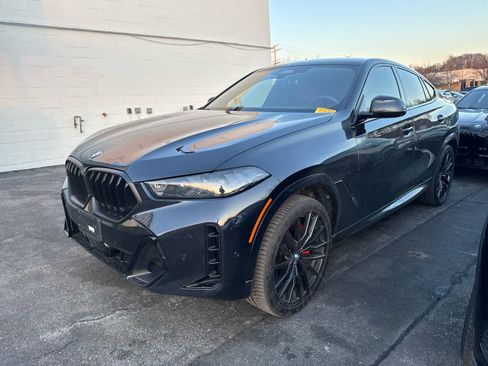 Used 2024 BMW X6 xDrive40i w/ Premium Package image 3