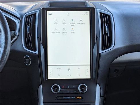 Used 2021 Ford Edge SE image 13