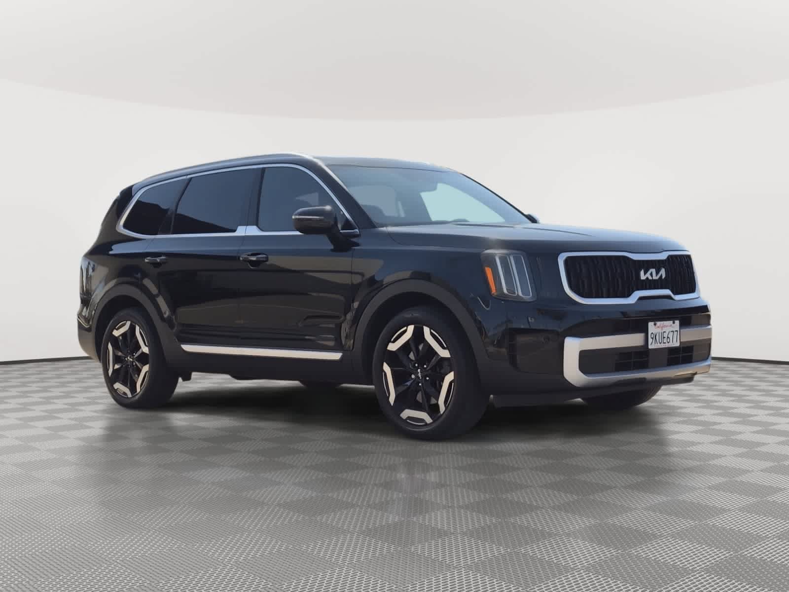 Used 2023 Kia Telluride EX FWD image 3