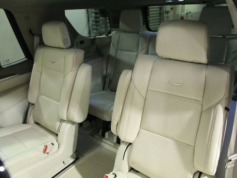 Used 2026 Cadillac Escalade Platinum Luxury AWD/4WD image 29