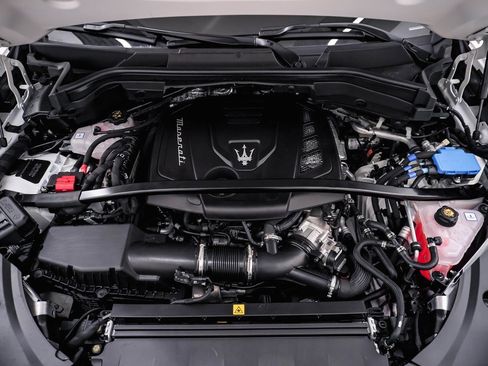 Certified 2025 Maserati Grecale Modena image 27