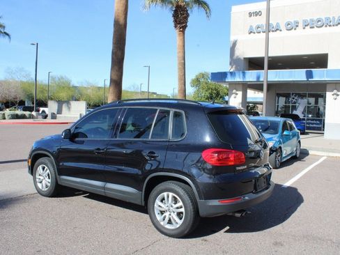 Used 2017 Volkswagen Tiguan S image 3