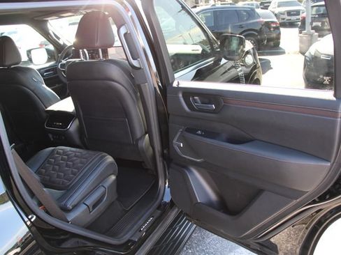 Certified 2025 Nissan Armada Platinum Reserve AWD/4WD image 32