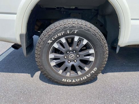 Used 2017 Nissan Titan PRO-4X AWD/4WD image 9