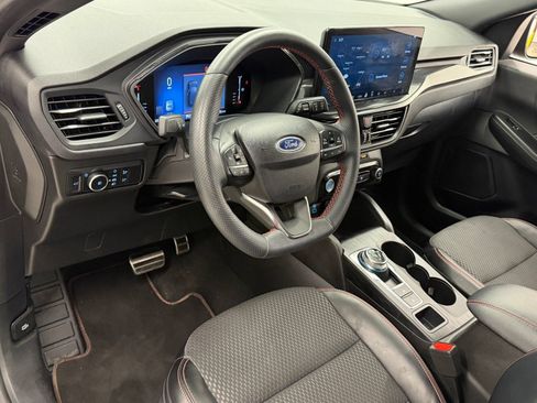 Certified 2023 Ford Escape ST-Line Select w/ Tech Pack #1 AWD/4WD image 3