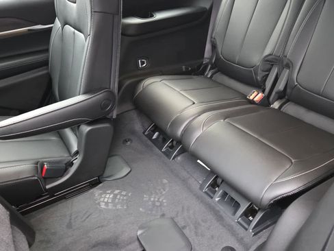 New 2025 Jeep Grand Cherokee L Limited w/ Black Appearance Package image 14