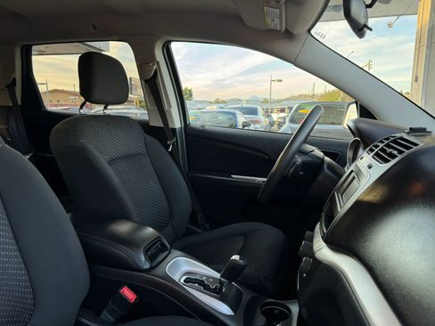 Used 2017 Dodge Journey SE FWD image 10