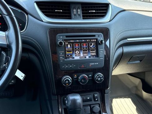 Used 2017 Chevrolet Traverse LT w/ Style and Technology Package AWD/4WD image 10