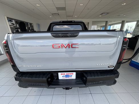 Used 2026 GMC Sierra EV Elevation w/ Premium Package AWD/4WD image 8