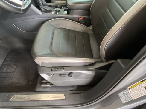 Used 2020 Volkswagen Atlas Cross Sport SEL Premium image 14