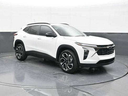 New 2026 Chevrolet Trax RS w/ Sunroof Package image 21