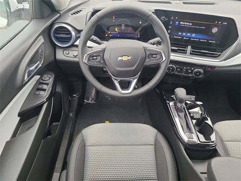 New 2026 Chevrolet Trax LT w/ Driver Confidence Package image 16