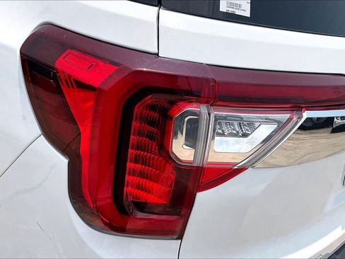 Used 2022 GMC Acadia SLT w/ Preferred Package FWD image 29